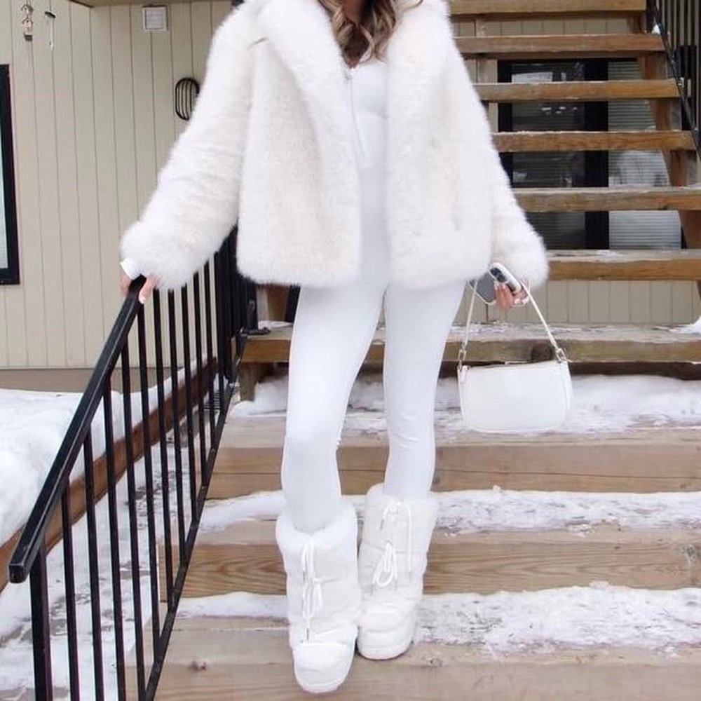 Women's White Faux-Fur Winter Snow Boots - Cozy Insulated Style